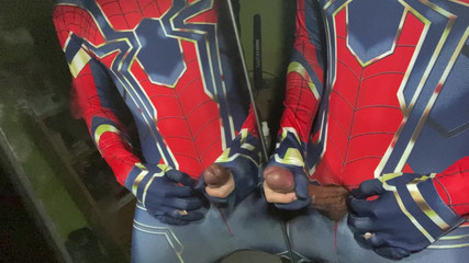 SinglePlayerBKK: 스파이더맨 수트를 입고 딸딸이.