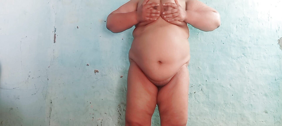 Cute couple: Vytáhl vodu z láhve a vezměte láhev dovnitř