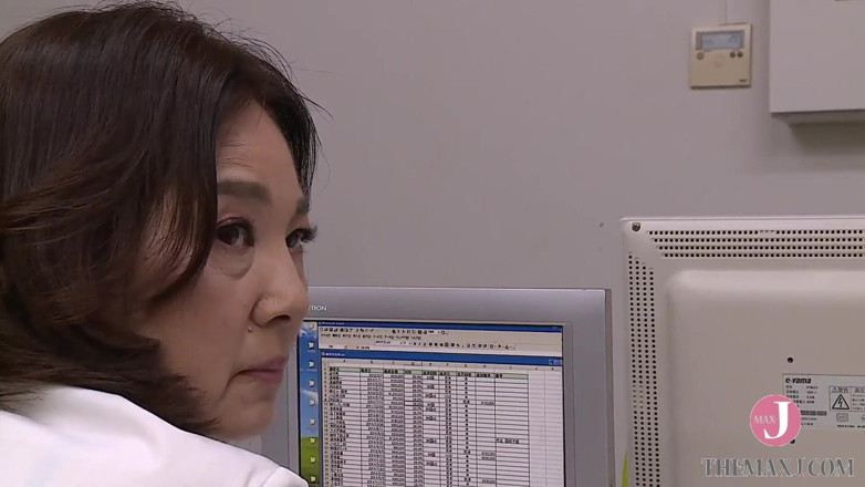 Celebrity Japan: A Fifty-year-old Stepmother Is Pushed to Suck the Unreasonable President's...