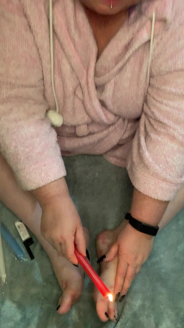 BlancaGirlBBW: Epilare cu picioarele