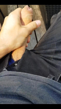 Who likes outside wank?