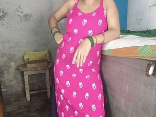 Pyaripooja22: प्रेमिका अपने प्रेमी को कमरे में बुलाती है और दोनों खड़े होकर सेक्स का मजा लेते हैं