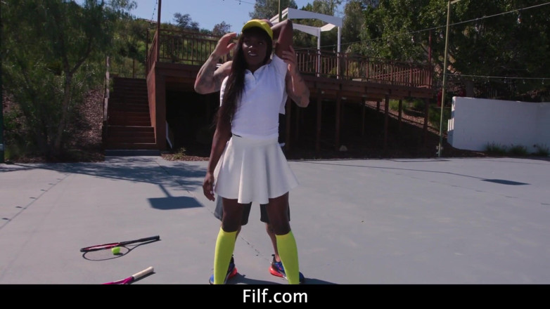 FILF - Father I'd Like To Fuck: Eboni tenis Anna Foxxx mengambil pelajaran dubur daripada jurulatih