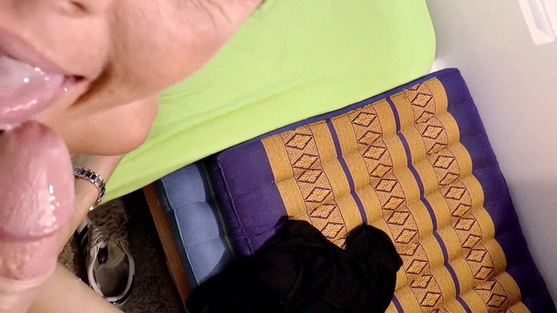 MMV Films and Clips XXX: Penembusan berganda MILF bengkung dalam Van Camper