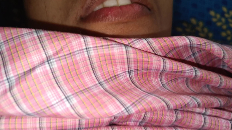 Ilakkiya: 热辣女大学生