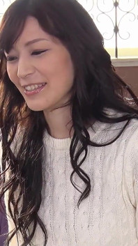 Nettes japanisches teenie bekommt echten squirt-orgasmus, während unzensiertes casting-kitzler-spiel mit vibrator spielt