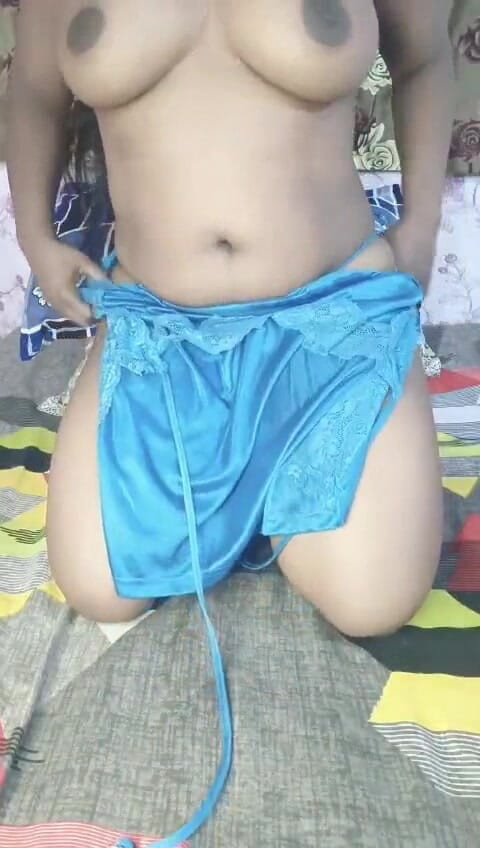 HotlisaAct: Fille indienne sexy