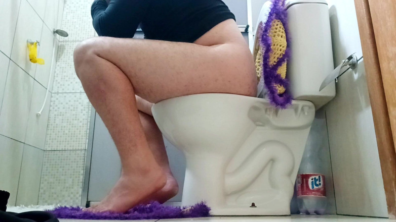 amateurbrazilian: Look at the Thickness of This Gay Hottie's Leg