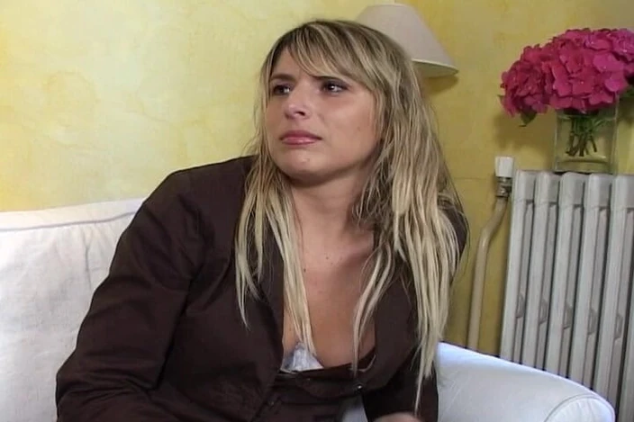 Videos Francaises: Busty Blonde From France Gets Her Anus Destroyed