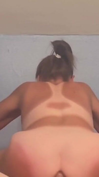 年寄り継母はセクシーな尻の尻軽女だ!口を開けておならをするのが大好きです!