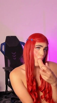 Sexy Red Movie Loves to Suck Her Dildo