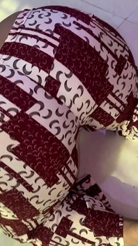 Šukání krásné bhabhi, když byla nadržená ve svém pokoji a její manžel jde do kanceláře