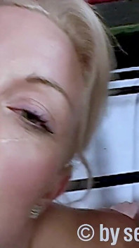 Gang Bang Blond Sexuel Avec Inondation De Sperme