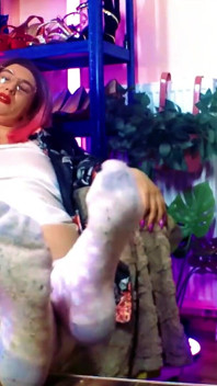Lady Angela Roztomilá, ale Špinavé ponožky
