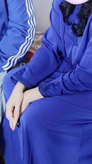 Basant: Seks Arap evli kadın tesettürlü