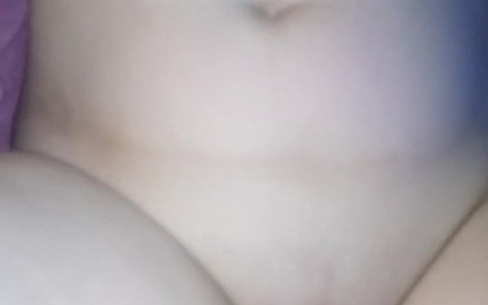 Nickyloves: Další kundička naplněná mrdkou