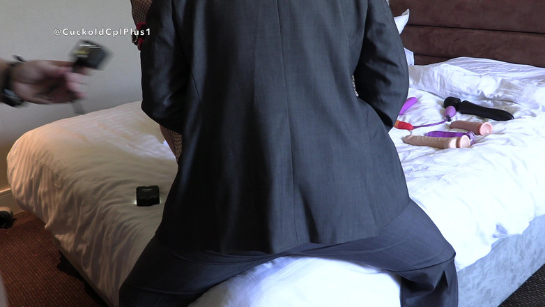 HotwifeRachel: 荡妇被借出 第1部分