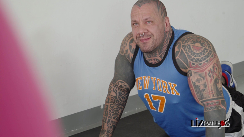 Liz Rainbow: Rough Hardcore Throat Fucking in the Gym