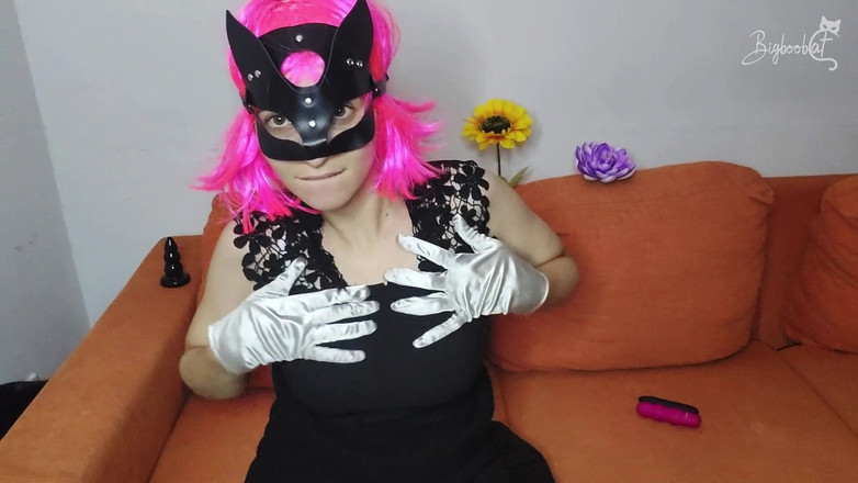 BigBoobCat: Yalnız zaman: büyük doğal göğüslerim, amcık maskem ve saf zevkim