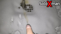 SoloXman: Další velký čůrák chcaní ve sněhu.