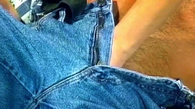 TRASHPORN: Mature Brunette MILF Dripping Wet From Sloppy Pussy Eating