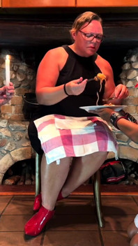 Dominatrice padrona Aprile - Fatto preparazione per servire la mistress Aprile