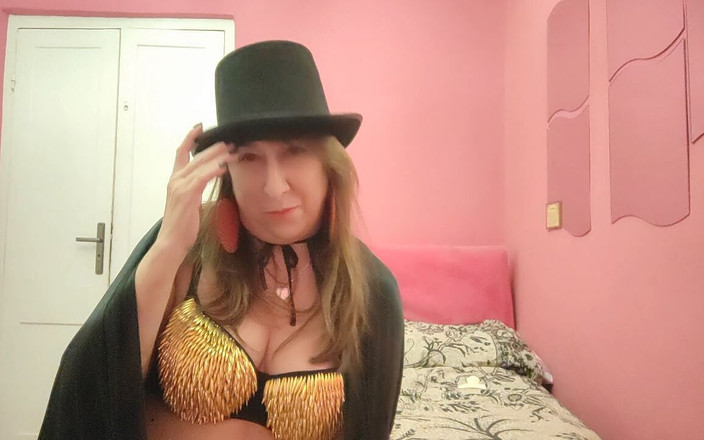 Veronica Rossi: Veronica Rossi Official - Dia Akan Mengejutkan Awak Dengan Sihir Eros