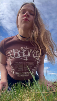 Girl Shows Her Tits and Pussy Outdoors