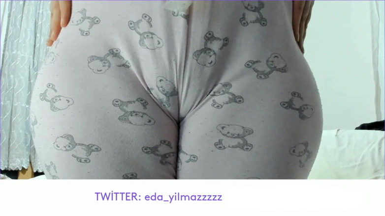 turk_milf_porno: Camel Toe - tante seksi turki