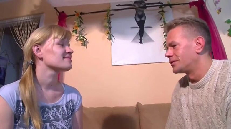 123XXX - 100% Amateurs: La splendida bionda viene scopata in profondità da un cazzo...