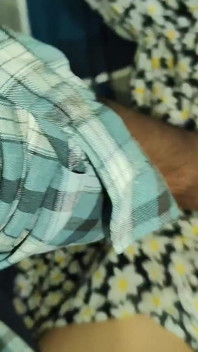 Indická dívka ošukaná jejím nevlastním bratrem doma, když rodiče nejsou doma