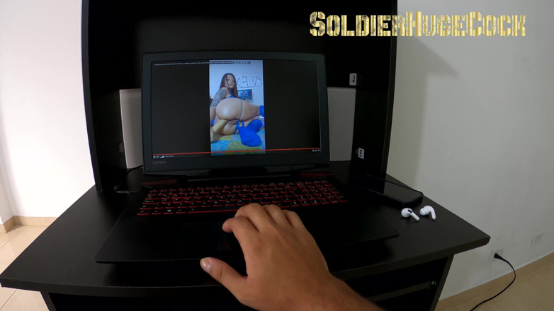 SoldierHugeCock: Noua mea vecină este o actriță porno
