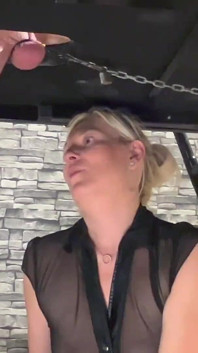 Dominatoare feminină labă orgasm distrus ejaculări din belșug