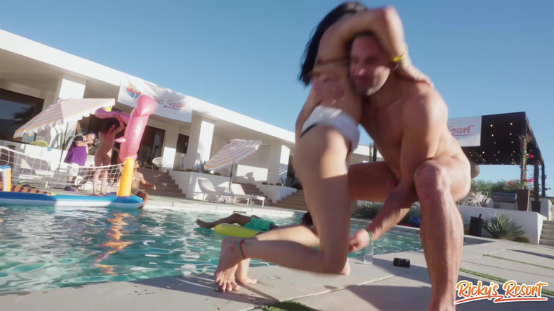 Ricky's Resort: Эпизод Vanessa Sky