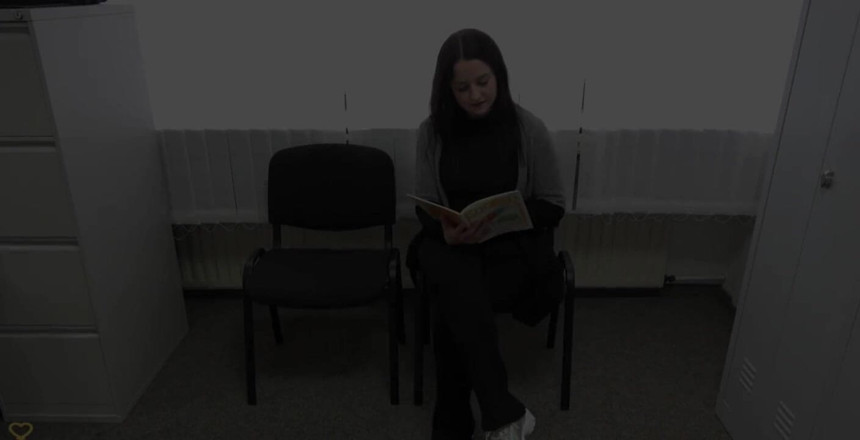 Emma Secret: 비뚤어진! 산부인과 의사의 미친 쓰리섬!