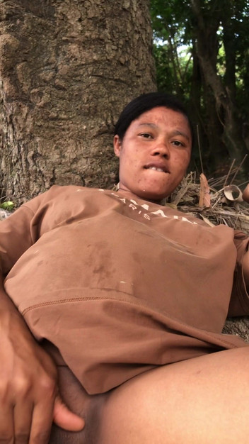 Violetahotvip: Awek Dominican melancap di luar rumah