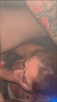 In Bob Marleys Zimmer - Camila Vegas Saugte, Kam Mit Vibrator Und Nahm Milch in Den Mund Aus Sicht