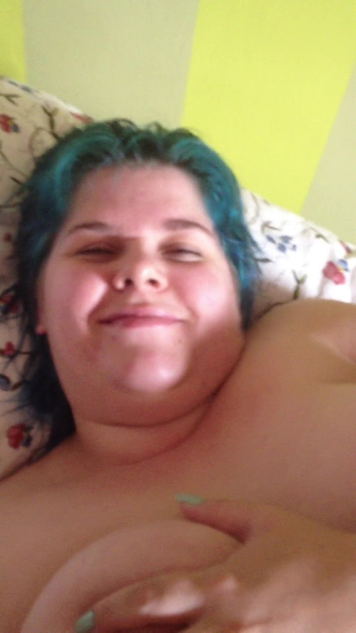 barefootongrass: Blue Hair Sex oralny