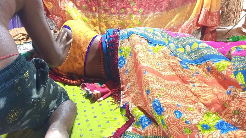 Cute Sunita: Desi bhabhi fickt mit ihrem jüngeren stiefbruder