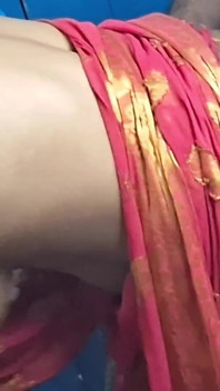 El dueño de la habitación tiene romance con su esposa y folló su video de sexo