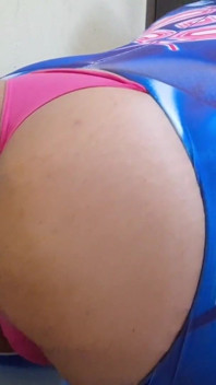 Pełna wersja Giving My First Blowjob w kostiumie Halloween Samusa