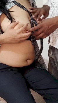집에서 교장 선생님에게 따먹히는 여대생