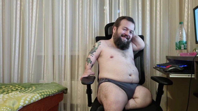 MiniCorgi: Midget in Panties Shows Himself