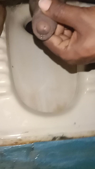 Camedi: Urinating From the Penis