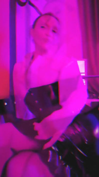 ドミナエヴァラテックスセクシーフェチ熟女BDSMフェムドムヒールラバー