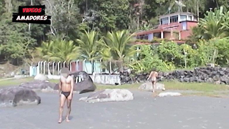 Amateurs videos: Sexy holky se svlékají na opuštěné pláži