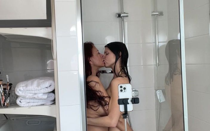 Gina Gerson: Bts de douche lesbienne