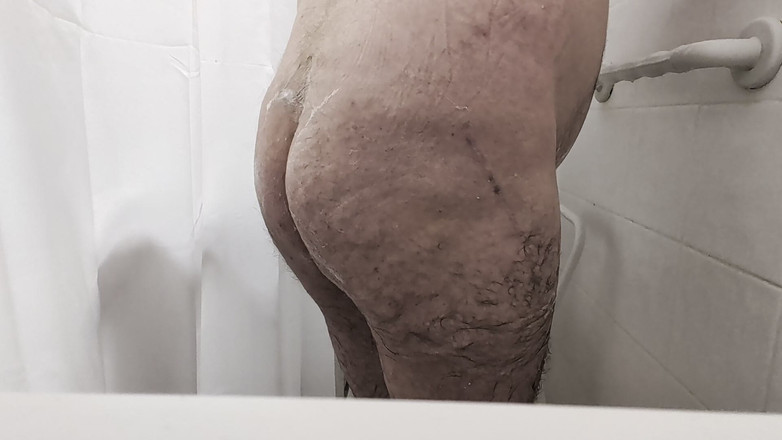 Cj43: Mijn lichaam laten zien tijdens het douchen