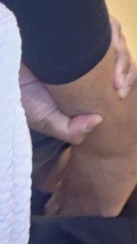 แขกบ้านถูกอมและดูดเท้า