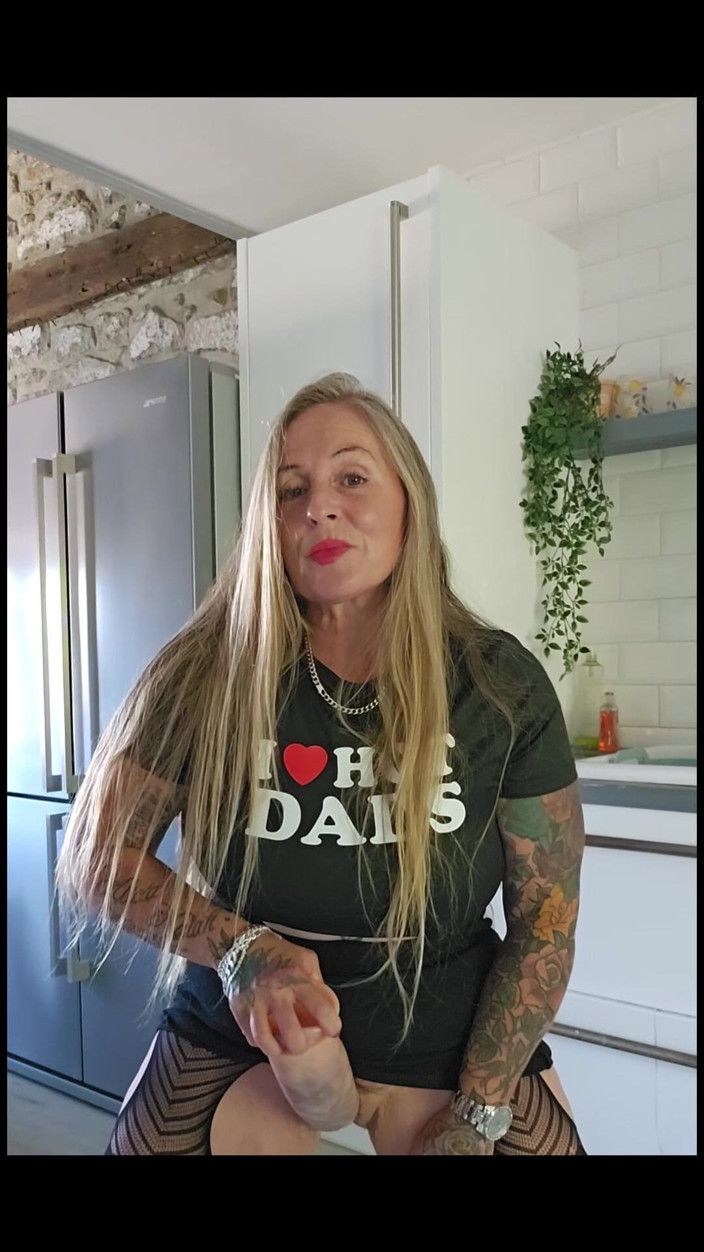 Kitty James: Fisting Toy Piss Drink